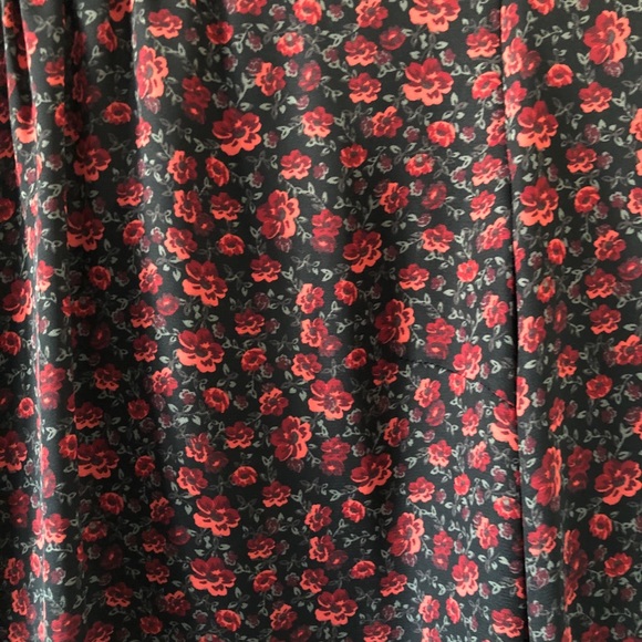 Beautiful Rose Blouse - Picture 2 of 5